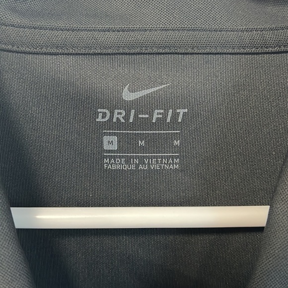 Women’s Dry Fit Golf Shirt Size Medium - Picture 2 of 6